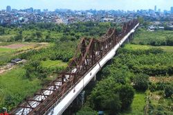 Hà Nội: Diện mạo mới của cầu Long Biên trong ngày đầu tiên thông xe trở lại