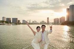 Tin sao ngày 28/5: Việt Hoa lãng mạn bên Trọng Trí trên du thuyền, H'Hen Niê chính thức trở lại, Diễm My 9X gây bất ngờ