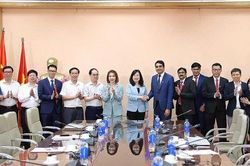 Bộ trưởng Bộ Y tế Đào Hồng Lan tiếp, làm việc với Lãnh đạo cấp cao Tập đoàn Hetero Labs Limited, Ấn Độ