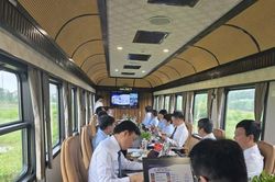 Đường sắt ra mắt 'Toa xe chỉ huy' trên đoàn tàu chuyên xa Hà Nội-Thái Nguyên