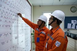 Ti&ecirc;u thụ điện li&ecirc;n tục x&ocirc; đổ c&aacute;c kỷ lục: Ng&agrave;nh điện chủ động kịch bản ứng ph&oacute;