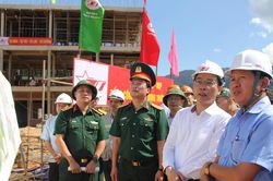 Bộ trưởng Bộ Gi&aacute;o dục v&agrave; Đ&agrave;o tạo: Bảo đảm chất lượng trường nội tr&uacute; bi&ecirc;n giới