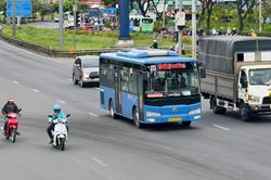 Xe buýt chạy theo nhu cầu: Giải pháp phá thế ngõ hẻm của TP.HCM