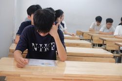 615 học sinh Hà Nội vắng mặt khi làm thủ tục thi lớp 10
