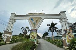 Sacombank thông báo 'siết' tài sản đảm bảo của một 'đại gia' địa ốc