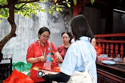 Văn Miếu - Quốc Tử Giám - 'địa chỉ đỏ' tiếp sức tinh thần cho thí sinh 'vượt vũ môn'