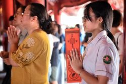 Văn Miếu - Quốc Tử Giám - 'địa chỉ đỏ' tiếp sức tinh thần cho thí sinh 'vượt vũ môn'
