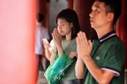 Văn Miếu - Quốc Tử Giám - 'địa chỉ đỏ' tiếp sức tinh thần cho thí sinh 'vượt vũ môn'