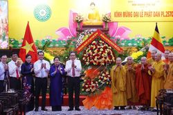 Chủ tịch Quốc hội thăm, chúc mừng Phó Pháp chủ Giáo hội Phật giáo Việt Nam