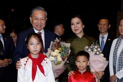 [Ảnh] Tổng Bí thư, Chủ tịch nước Tô Lâm và Phu nhân bắt đầu thăm cấp Nhà nước Cộng hòa Singapore