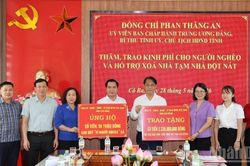 Hỗ trợ gần 16 tỷ đồng chăm lo hộ nghèo ở 12 xã khó khăn của Cao Bằng
