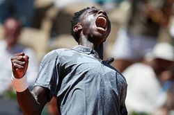 Moise Kouame gửi lời cảm ơn Alcaraz, nguồn cảm hứng cho câu chuyện cổ tích ở Roland Garros