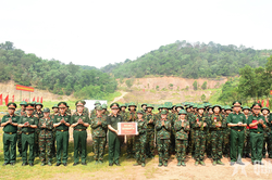 Thượng tướng Trương Thi&ecirc;n T&ocirc; kiểm tra, nắm t&igrave;nh h&igrave;nh tại Lữ đo&agrave;n Đặc c&ocirc;ng bộ 113