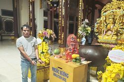 Đạo chích 'viếng' chùa lúc rạng sáng