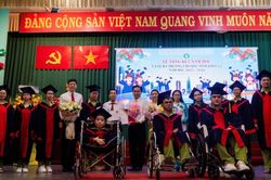 Lễ trưởng thành của những học trò khuyết tật