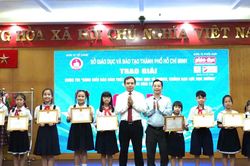 Trao giải cuộc thi sáng kiến của học sinh về phòng chống bạo lực học đường