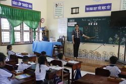 Đồng Tháp triển khai Phong trào 'Cả nước vì học sinh biên giới thân yêu'