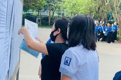 Hơn 120.000 thí sinh Hà Nội làm thủ tục dự thi lớp 10: Siết chặt kỷ luật, ngăn gian lận công nghệ cao