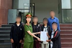 Công an Hà Nội phối hợp giải cứu 3 thiếu nữ đi tìm 'việc nhẹ, lương cao'