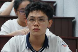 Đại học Quốc gia TPHCM lên tiếng vụ thi đánh giá năng lực nghi giống đề nước ngoài