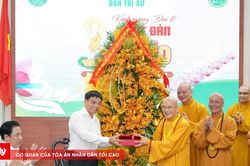 Phó Thủ tướng Nguyễn Văn Thắng thăm, chúc mừng Đại lễ Phật đản Phật lịch 2570