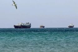 Iran tuyên bố bắn cảnh cáo tàu thuyền gần Hormuz, phá hủy UAV Mỹ