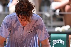 Sinner bị loại ở Roland Garros: Gục ngã ở lò lửa Paris
