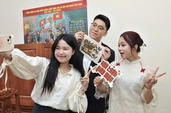 Gen Z lan tỏa di sản qua nghệ thuật đương đại và nền tảng số qua 'Họa ký Đông Hồ'