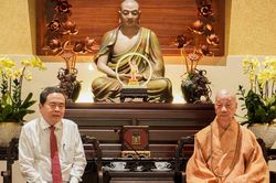 Lãnh đạo Đảng, Nhà nước chúc mừng Đại lễ Phật đản tại TPHCM