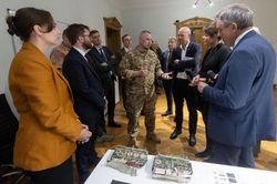 Ukraine n&oacute;i t&ecirc;n lửa Oreshnik của Nga chứa linh kiện 'xuất xứ từ Belarus'