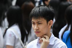 Một ngày trước kỳ thi vào lớp 10, học sinh vẫn tranh thủ từng giờ để học thêm