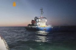 Ukraine tố Nga tấn công tàu hàng, Moscow công bố tổn thất của quân Kiev