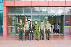 Phát hiện, phối hợp bắt, bàn giao một đối tượng bị truy nã