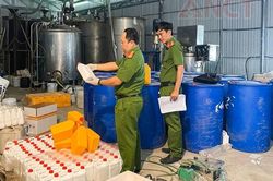 Điều tra cơ sở có dấu hiệu sản xuất phân bón trái phép ở Cần Thơ