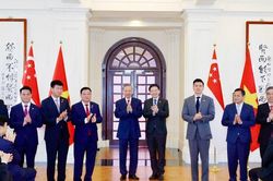 Tổng Bí thư, Chủ tịch nước Tô Lâm và Thủ tướng Singapore chứng kiến lễ trao, công bố văn kiện hợp tác giữa hai nước