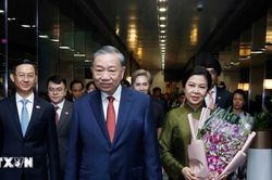 Tổng Bí thư, Chủ tịch nước Tô Lâm và Phu nhân bắt đầu chuyến thăm Cấp Nhà nước tới Singapore