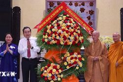 Chủ tịch Quốc hội thăm, chúc mừng Đức Pháp chủ Giáo hội Phật giáo Việt Nam