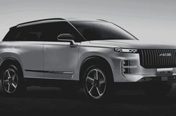 Giá 1 tỷ, mua Jaecoo J7 SHS công nghệ PHEV hay chọn xe Nhật, Hàn?
