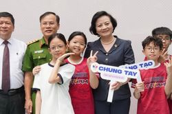 Phát động chương trình 'lá chắn số' bảo vệ trẻ em trên không gian mạng