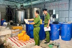 Cần Thơ: Triệt phá cơ sở pha chế phân bón trái phép