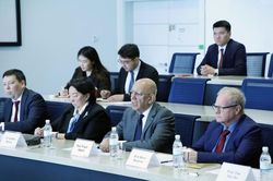 Phó Thủ tướng Hồ Quốc Dũng thăm đại học hàng đầu Kazakhstan và Trung tâm đổi mới sáng tạo Astana Hub