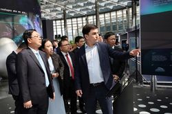 Phó Thủ tướng Hồ Quốc Dũng thăm đại học hàng đầu Kazakhstan và Trung tâm đổi mới sáng tạo Astana Hub