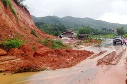 Chủ động các phương án ứng phó mưa lớn, lốc, sét, lũ quét và sạt lở đất