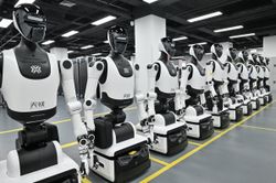 Robot hình người giá rẻ: 'Quân bài' mới của Trung Quốc trên đường đua giảm chi phí sản xuất