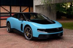Ferrari và dấu hỏi về định vị thương hiệu siêu xe: Khi di sản đối đầu với công nghệ