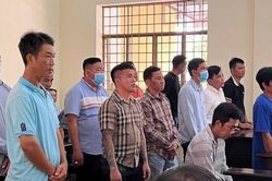 Sa ngã vì cờ bạc