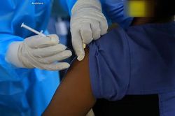 WHO đề xuất thử nghiệm vaccine và thuốc điều trị Ebola mới