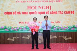 Hội nghị công bố và trao quyết định về công tác cán bộ