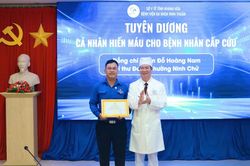 Bệnh viện Đa khoa Ninh Thuận tuyên dương cá nhân hiến máu cho bệnh nhân cấp cứu