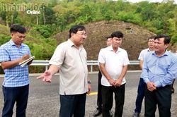 Phó Chủ tịch UBND tỉnh Trịnh Minh Hoàng kiểm tra thực địa một số công trình, dự án phía nam Khánh Hòa